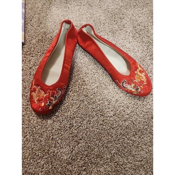 Vintage 90's‎ Woman's Asian  Inspired Slipper Shoe Size 40 European/8.5 US Red - Picture 1 of 7